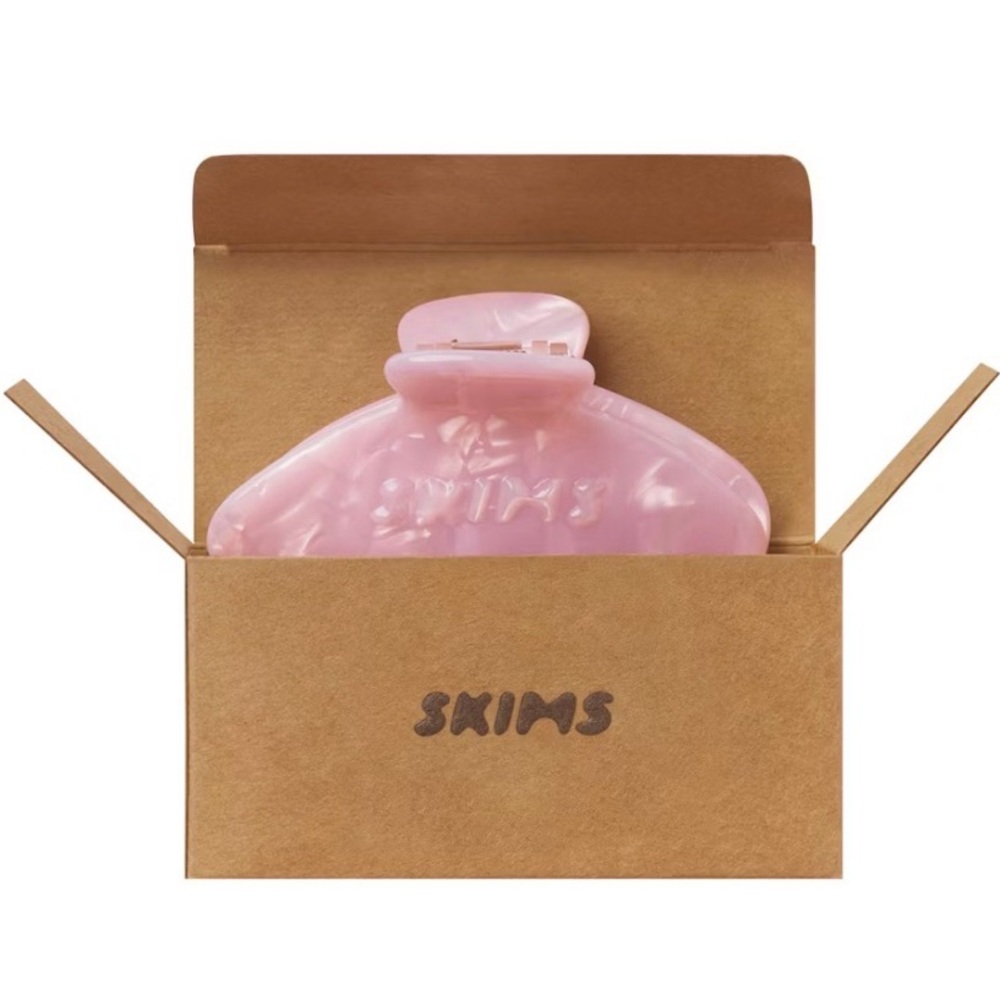 NWT SKIMS Embossed Logo Claw Clip